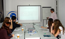 Gabriel C. Salvia durante su presentaci&oacute;n en la sede de CADAL